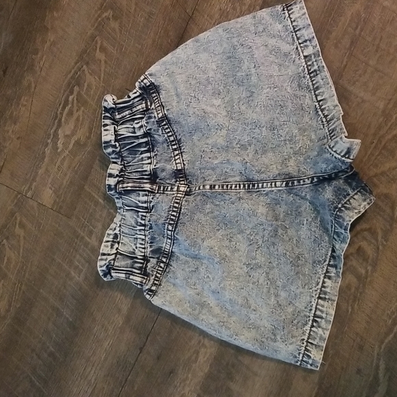 I&M Jean Shorts - Picture 2 of 5